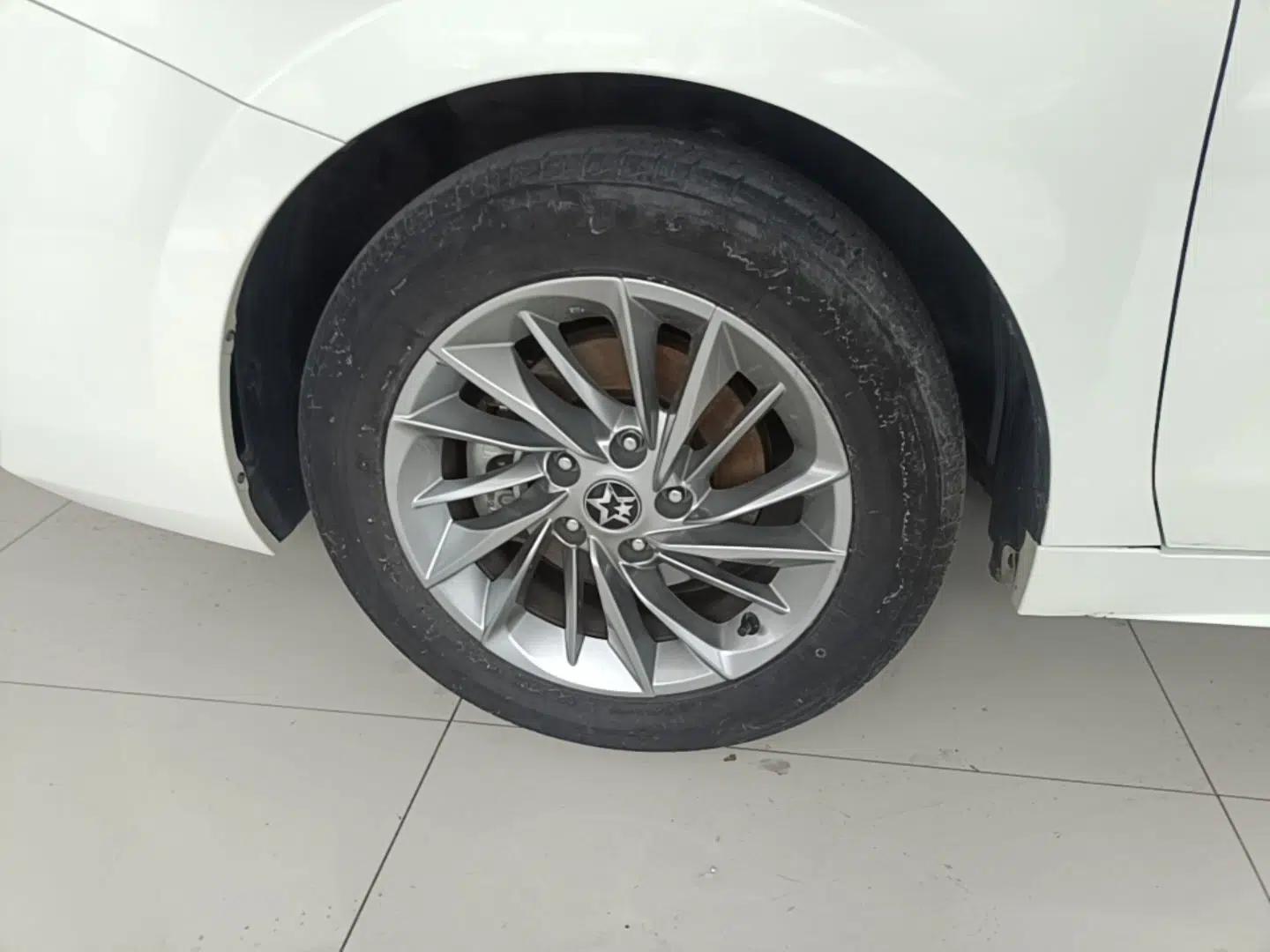 Venucia D60 2021 PLUS 1.6L XL CVT Yue Ling Edition — миниатюра 8