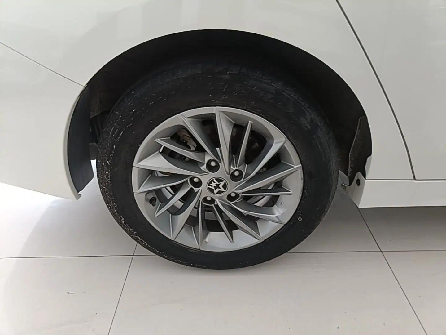 Venucia D60 2021 PLUS 1.6L XL CVT Yue Ling Edition — миниатюра 10