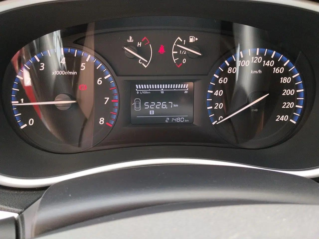 Venucia T90 2017 2.0L Manual ZhiShang Edition — миниатюра 13