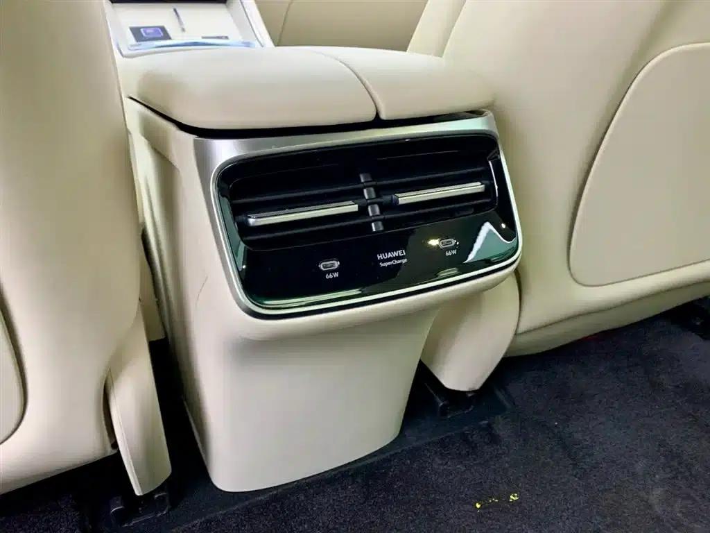 Zhijie S7 2025 703km Ultra Sport Edition — миниатюра 25