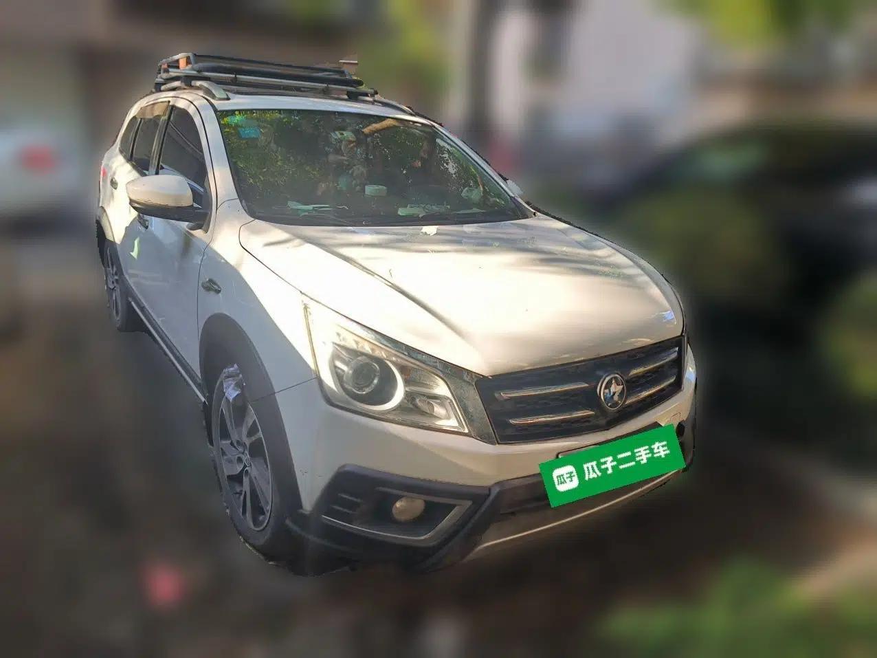 Venucia T70X 2015 2.0L CVT SmartFun Sport Edition — миниатюра 3