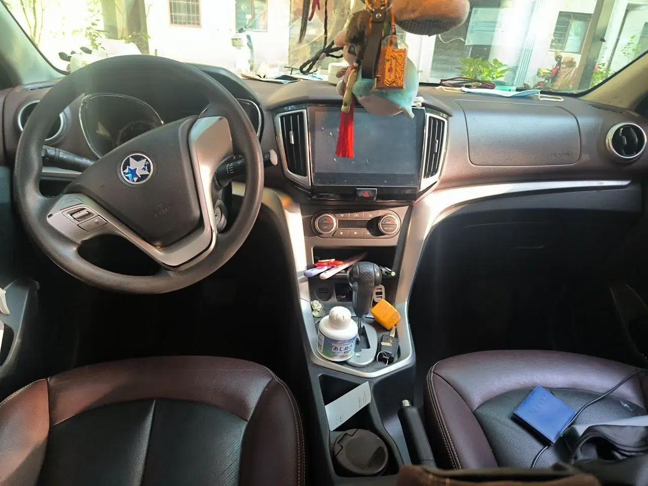 Venucia T70X 2015 2.0L CVT SmartFun Sport Edition — миниатюра 10