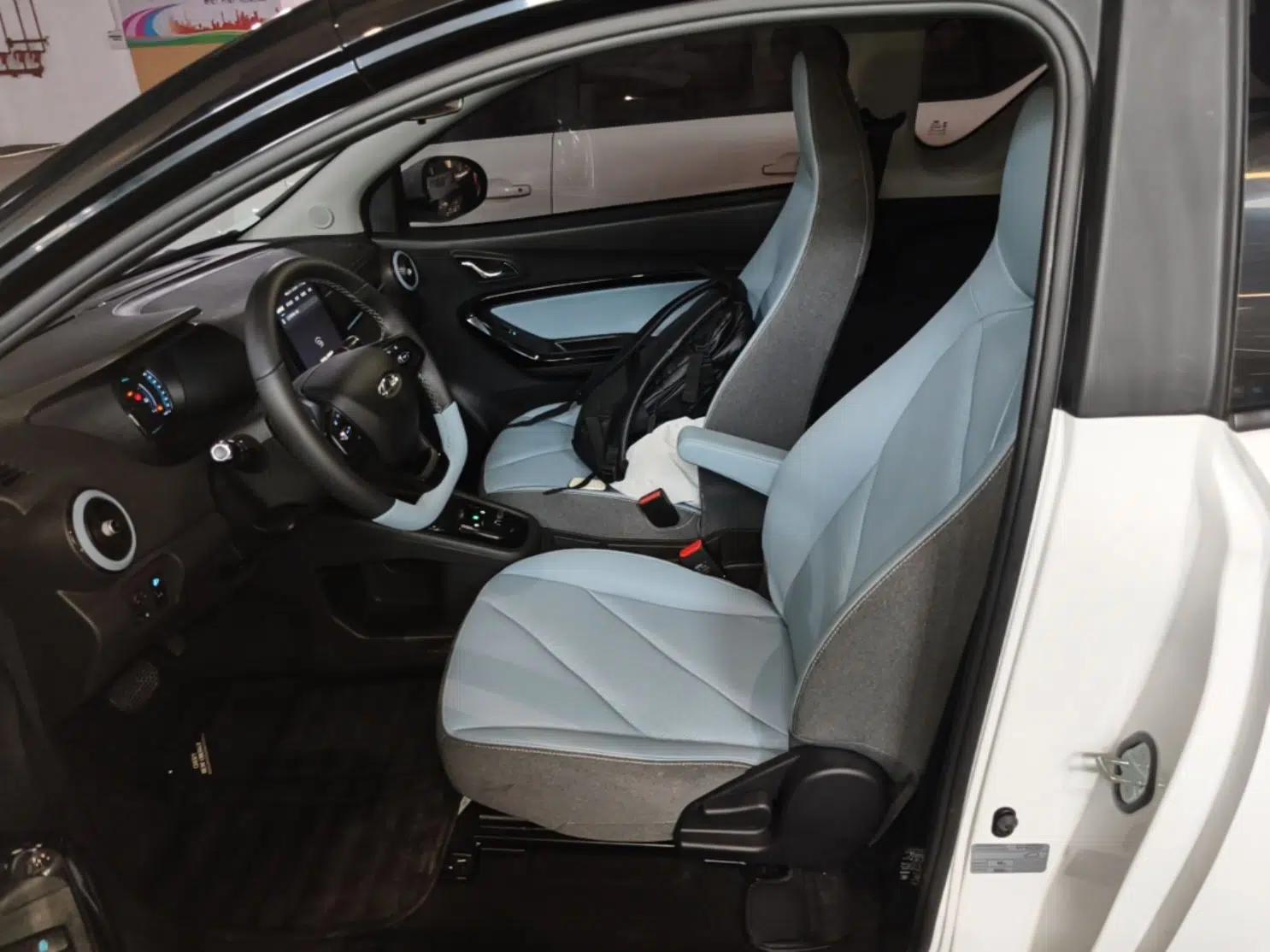 Chery QQ Little Ant 2024 Revised Version Youth Edition 251 km True Love Edition 25.05 kWh — миниатюра 18