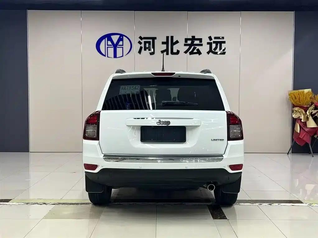 2014 Jeep Compass Imported Model 2.4L 4WD Luxury Edition — миниатюра 4
