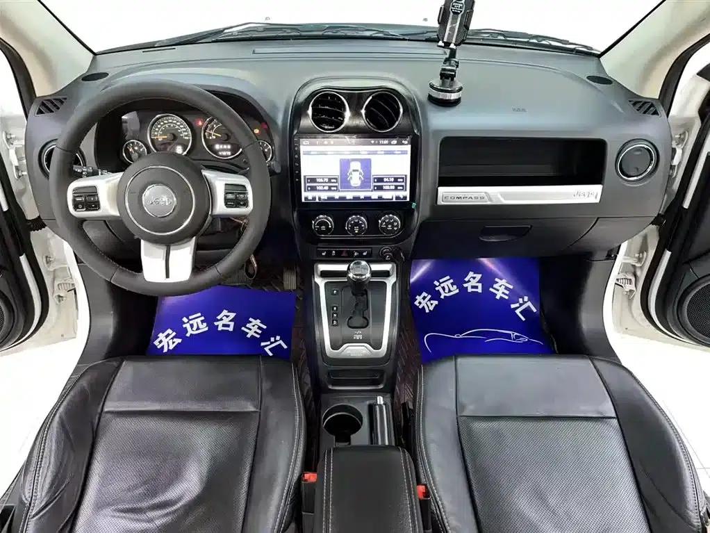 2014 Jeep Compass Imported Model 2.4L 4WD Luxury Edition — миниатюра 8