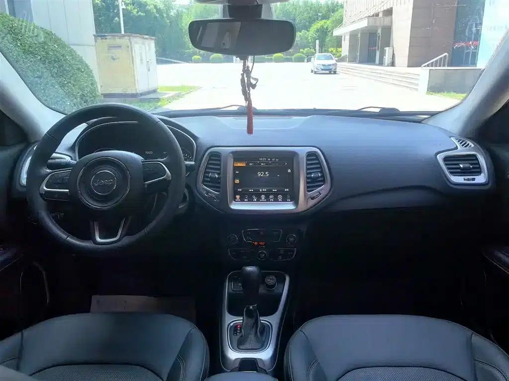 Compass 2017 200T Automatic Family Edition — миниатюра 8
