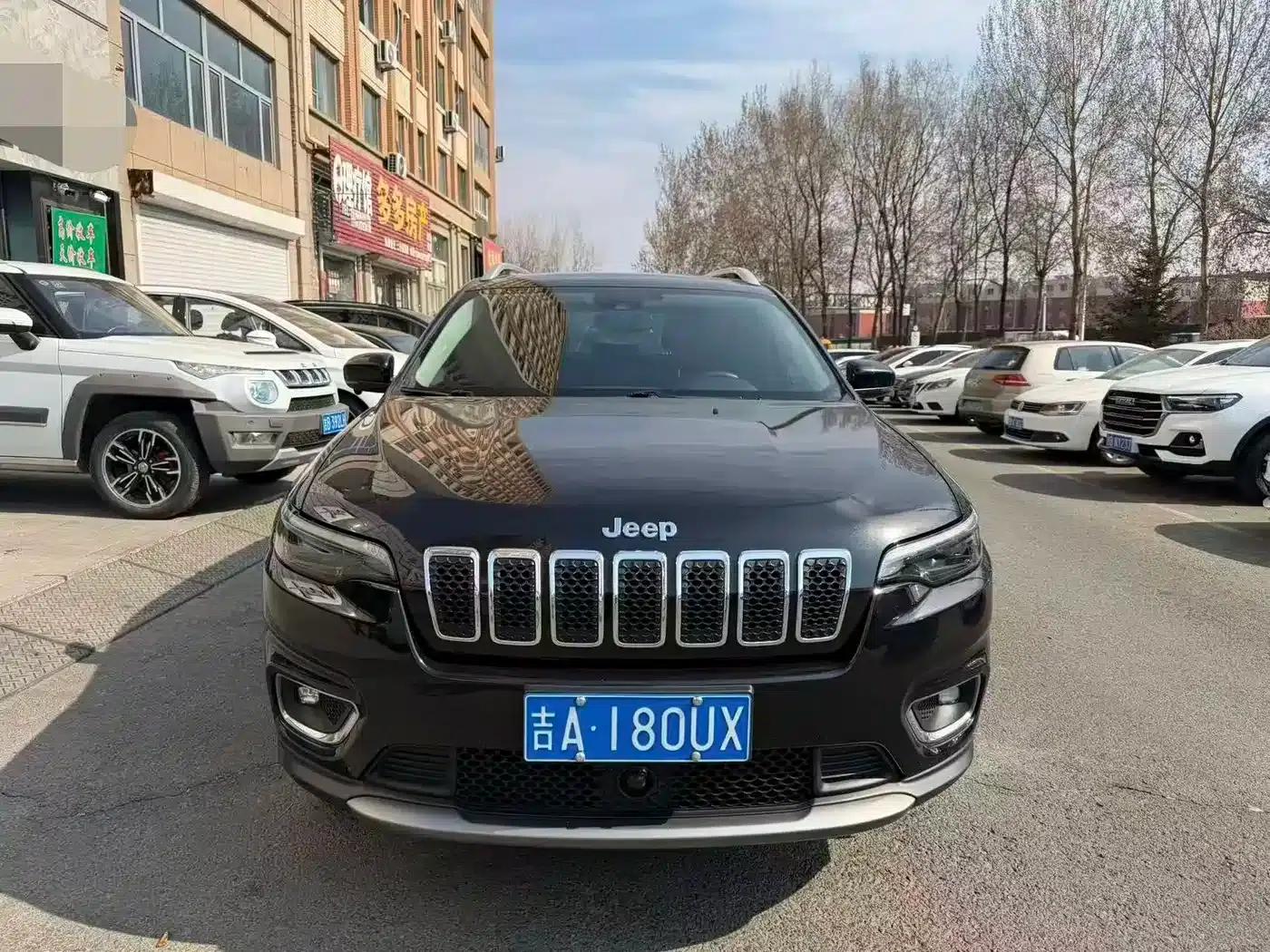 Jeep Cherokee 2019 2.0T 4WD Explorer Edition (National V Emission Standard) — миниатюра 2