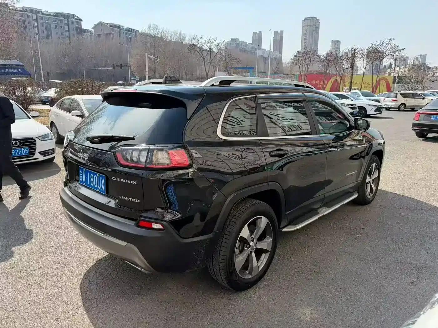 Jeep Cherokee 2019 2.0T 4WD Explorer Edition (National V Emission Standard) — миниатюра 9