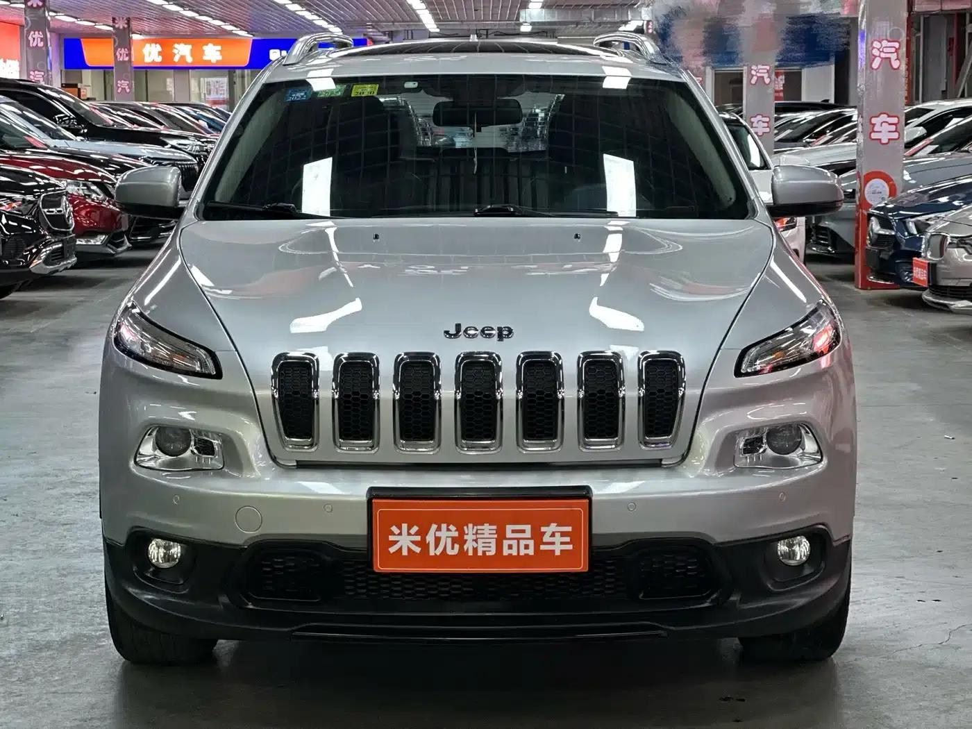 Jeep Cherokee 2016 2.4L Leading Intelligent Edition — миниатюра 2