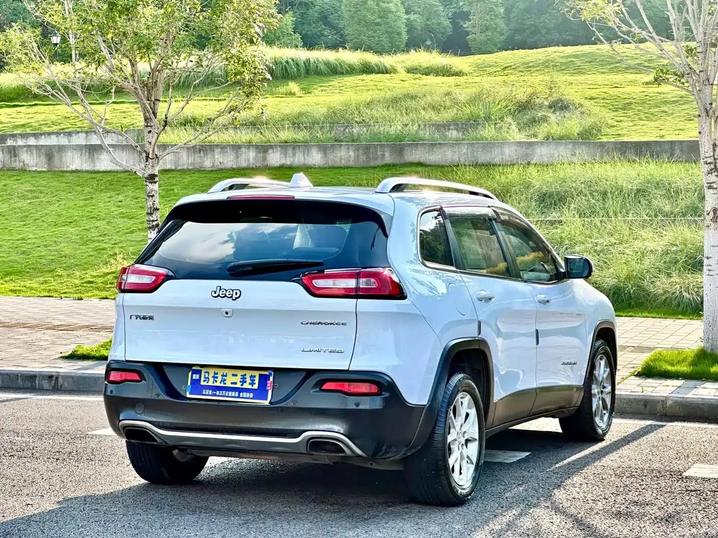 Jeep Cherokee 2017 2.4L Leading Edition — миниатюра 4