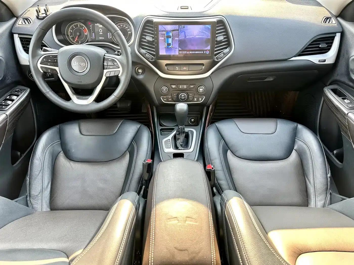 Jeep Cherokee 2017 2.4L Leading Edition — миниатюра 33