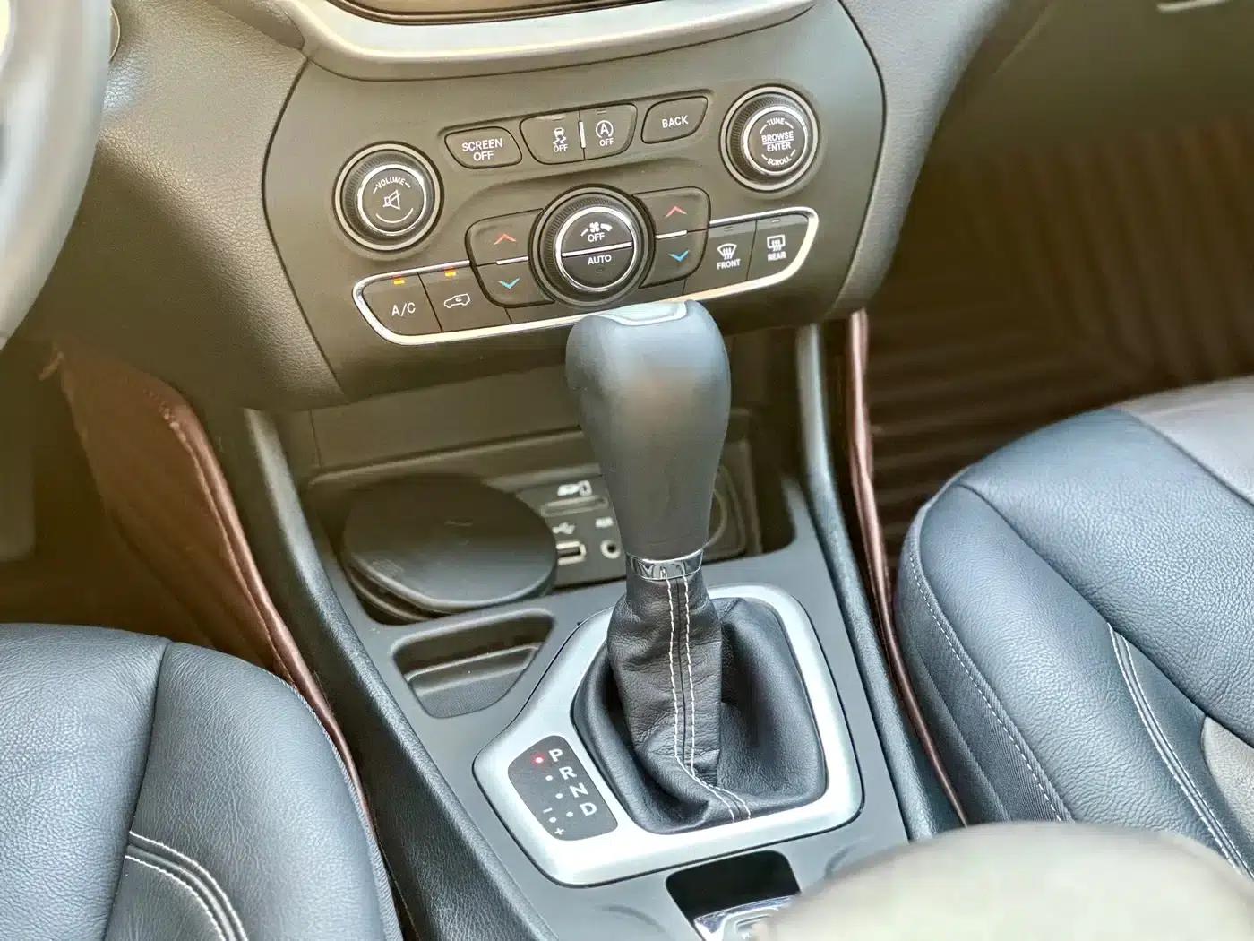 Jeep Cherokee 2017 2.4L Leading Edition — миниатюра 38