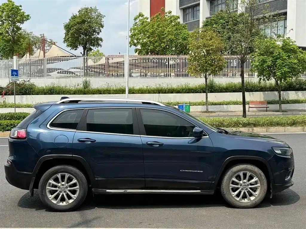 Jeep Cherokee 2019 2.0L 2WD Premium Edition (National V Emission Standard) — миниатюра 7