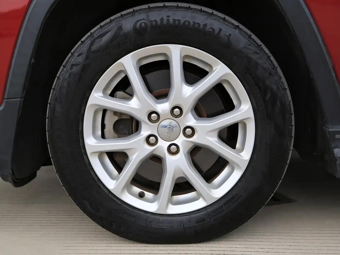 Jeep Cherokee 2016 2.4L Leading Edition — миниатюра 18