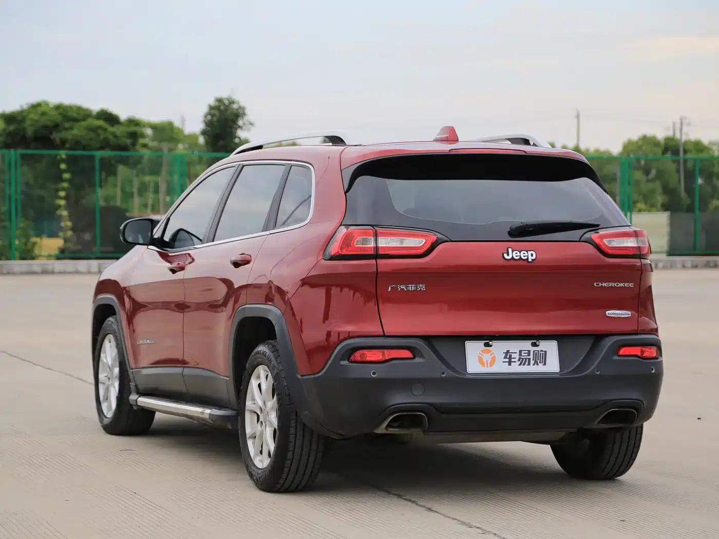 Jeep Cherokee 2016 2.4L Leading Edition — миниатюра 19