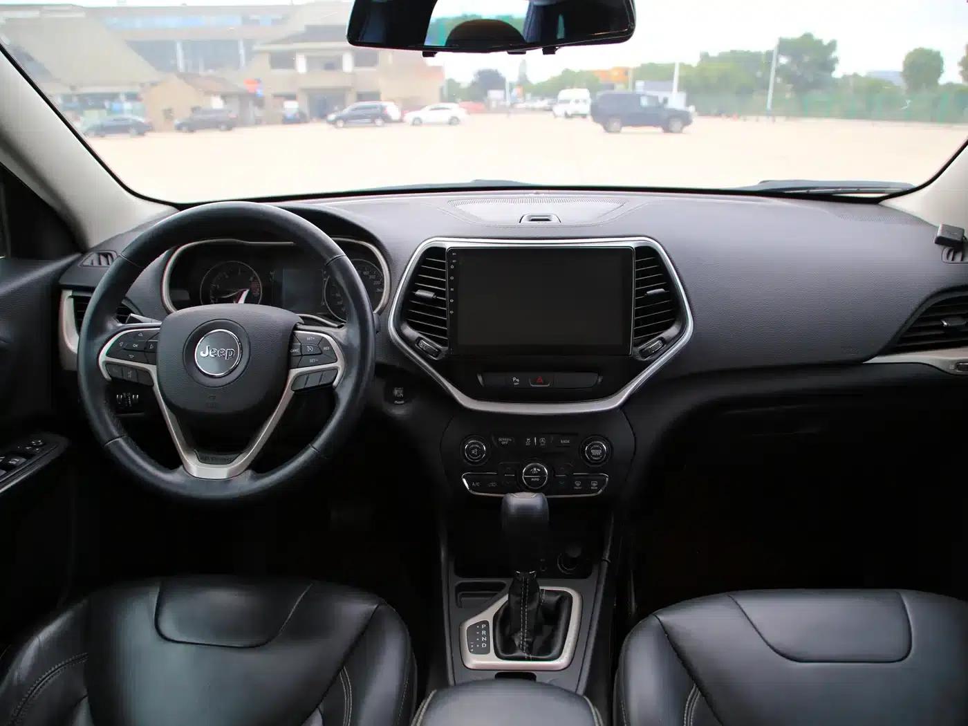 Jeep Cherokee 2016 2.4L Leading Edition — миниатюра 4