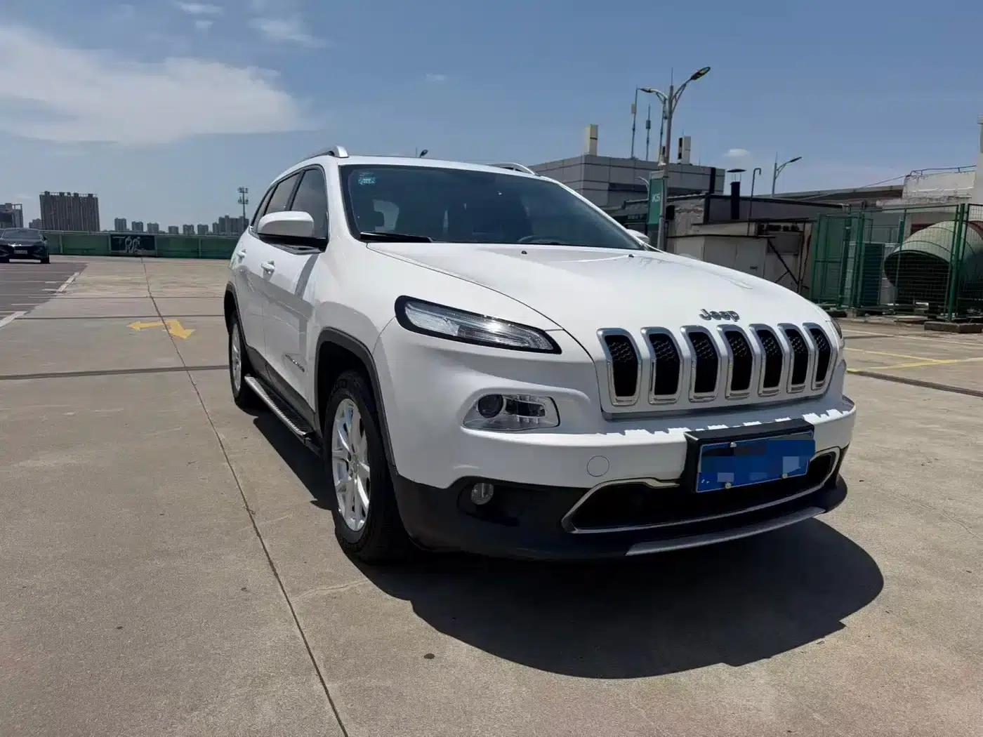 Jeep Cherokee 2017 2.4L Leading Edition — миниатюра 3