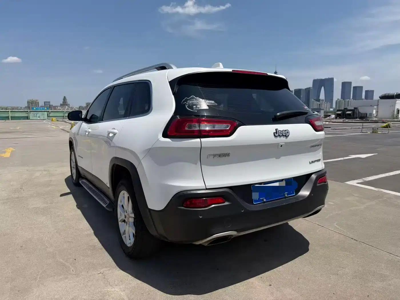 Jeep Cherokee 2017 2.4L Leading Edition — миниатюра 7