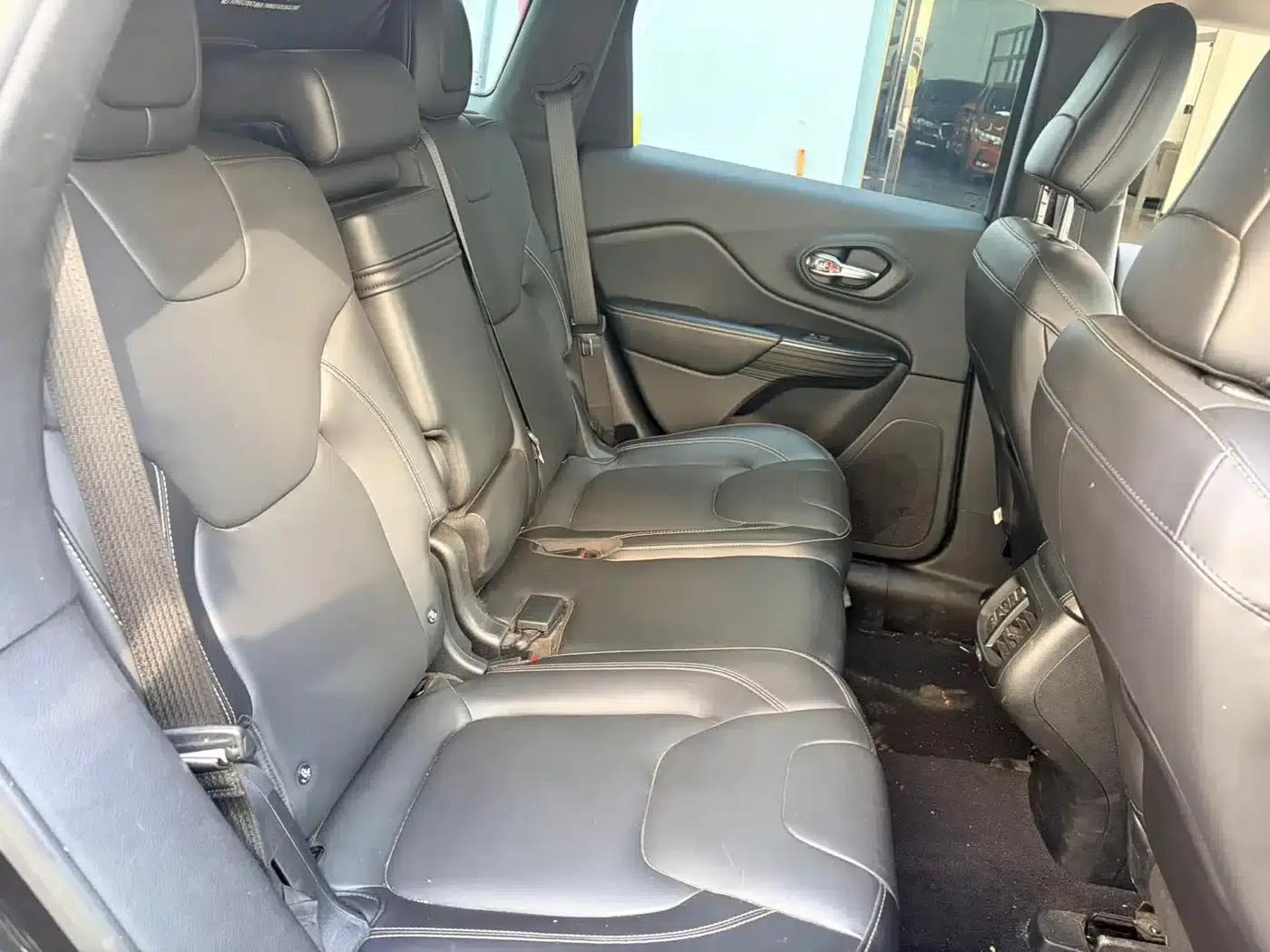 Jeep Cherokee 2016 2.0L Premium Edition — миниатюра 8