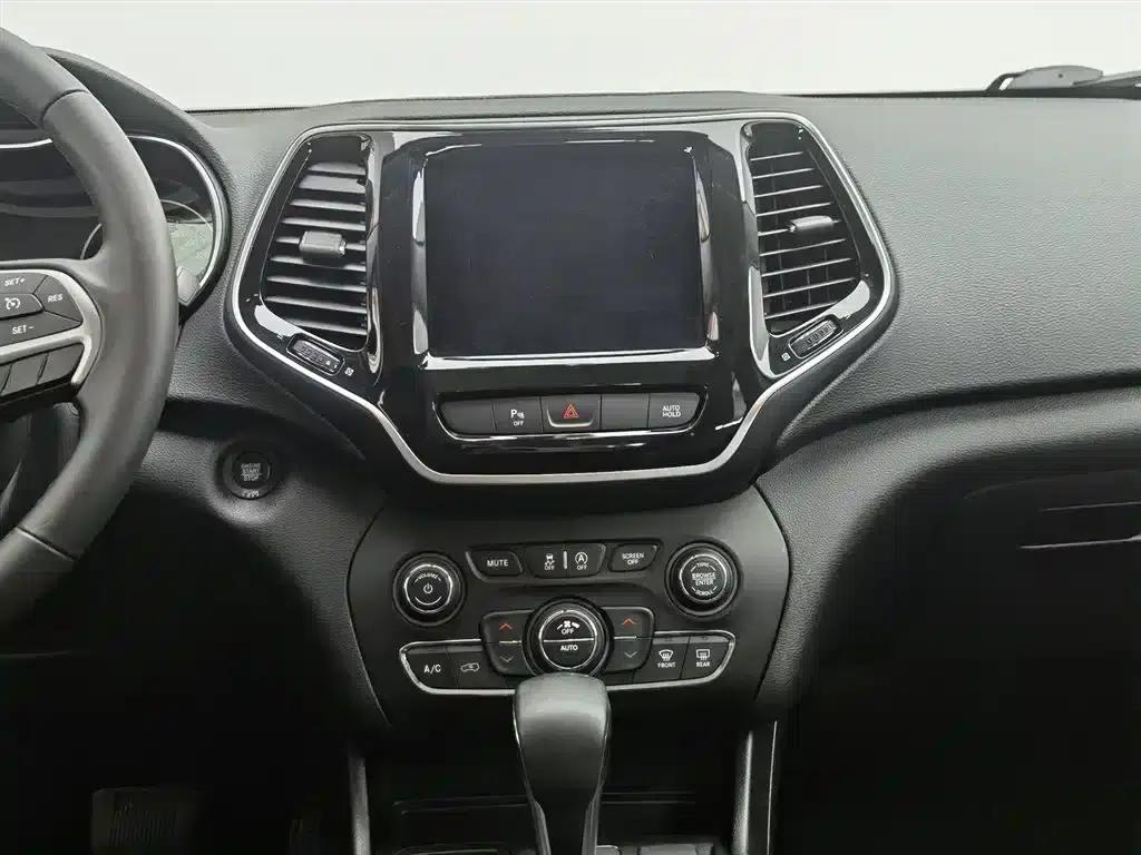 Jeep Cherokee 2019 2.0T 2WD Premium Edition (National V Emission Standard) — миниатюра 12