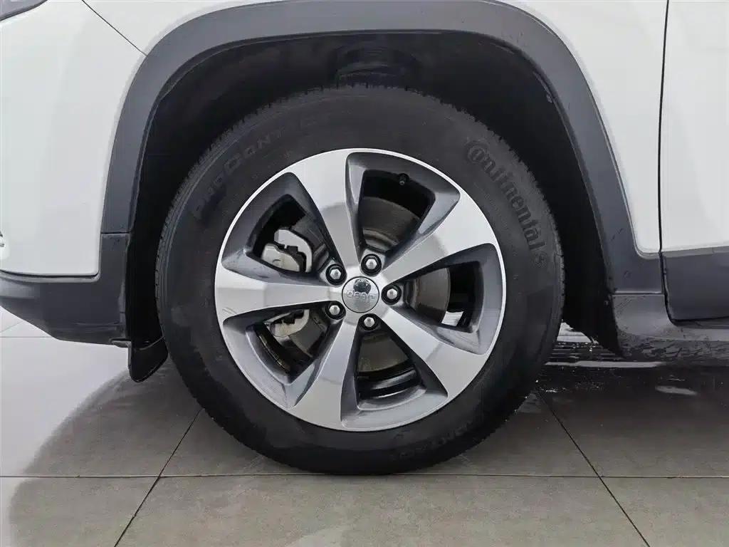 Jeep Cherokee 2019 2.0T 2WD Premium Edition (National V Emission Standard) — миниатюра 17