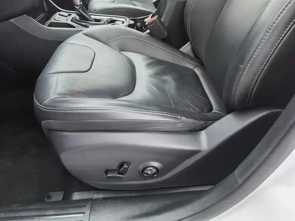 Jeep Cherokee 2019 2.0T 2WD Premium Edition (National V Emission Standard) — миниатюра 20