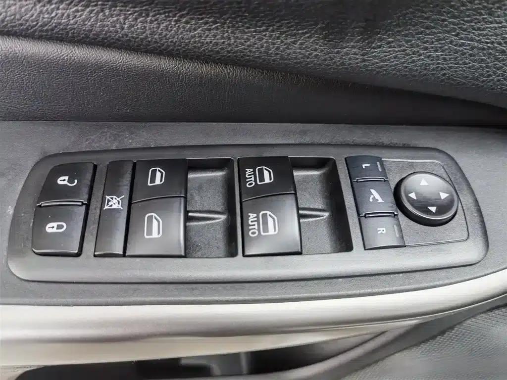 Jeep Cherokee 2019 2.0T 2WD Premium Edition (National V Emission Standard) — миниатюра 9