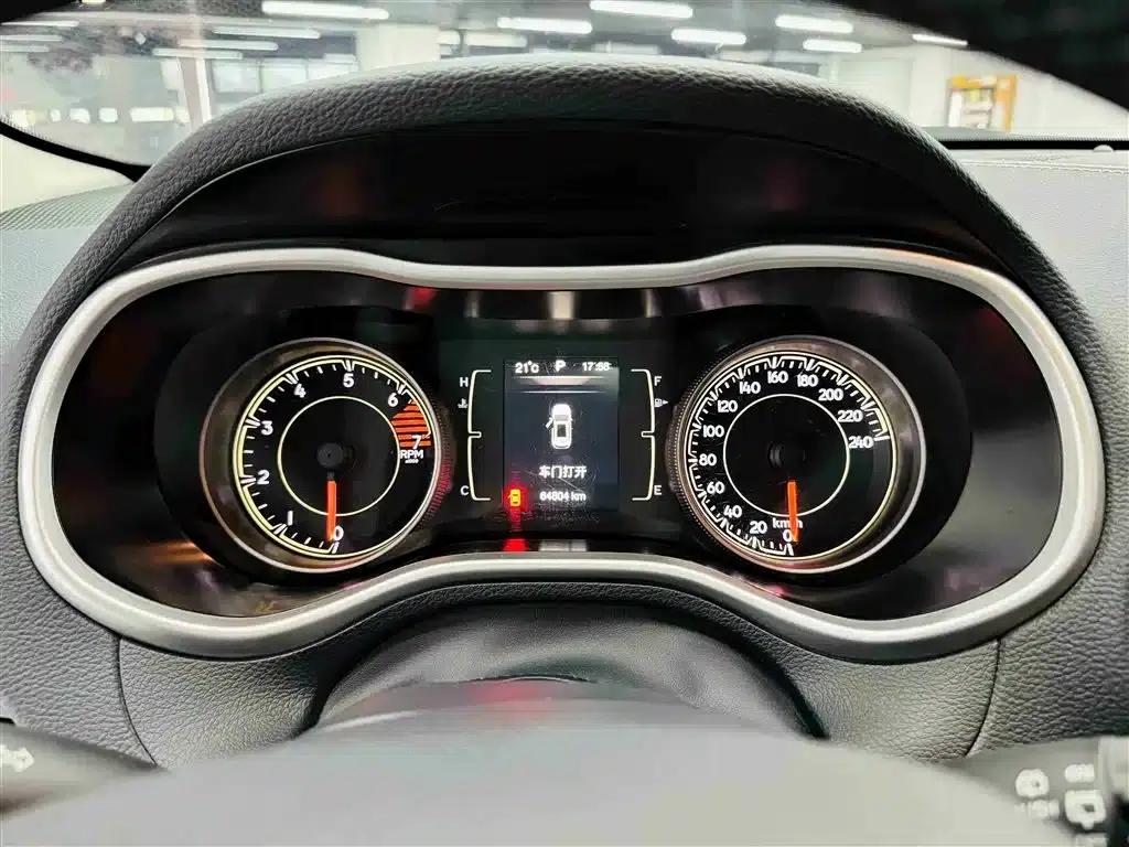 Jeep Cherokee 2016 2.4L Leading Edition — миниатюра 14