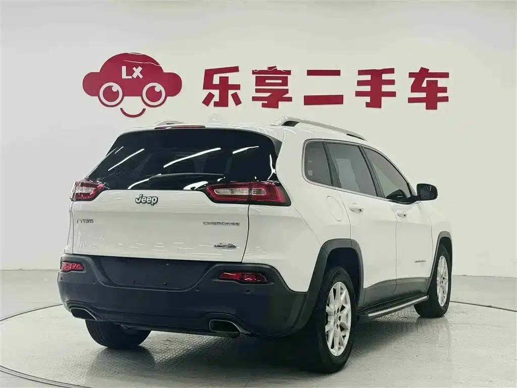 Jeep Cherokee 2016 2.4L Leading Edition — миниатюра 5