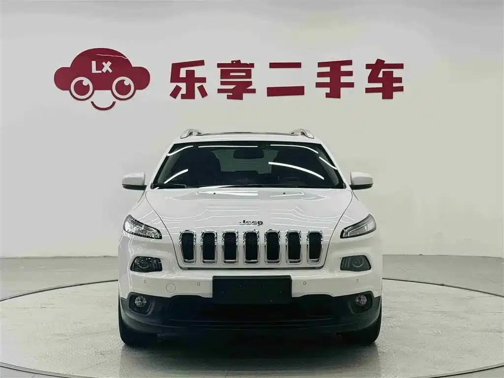 Jeep Cherokee 2016 2.4L Leading Edition — миниатюра 8
