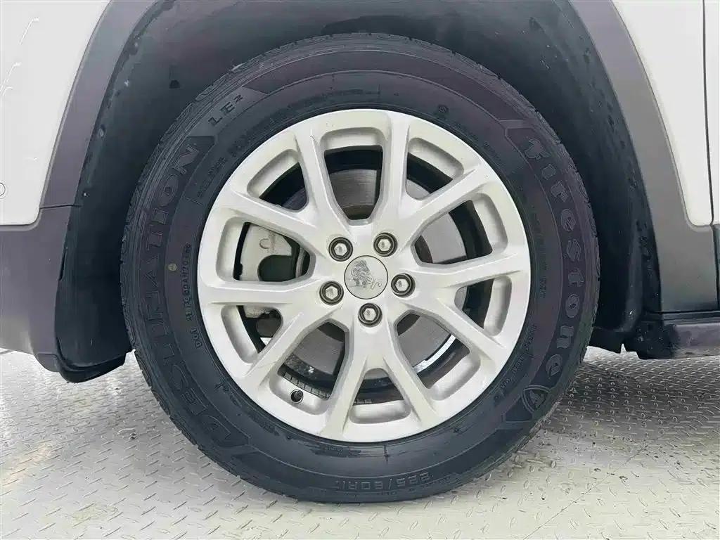 Jeep Cherokee 2016 2.4L Leading Edition — миниатюра 10