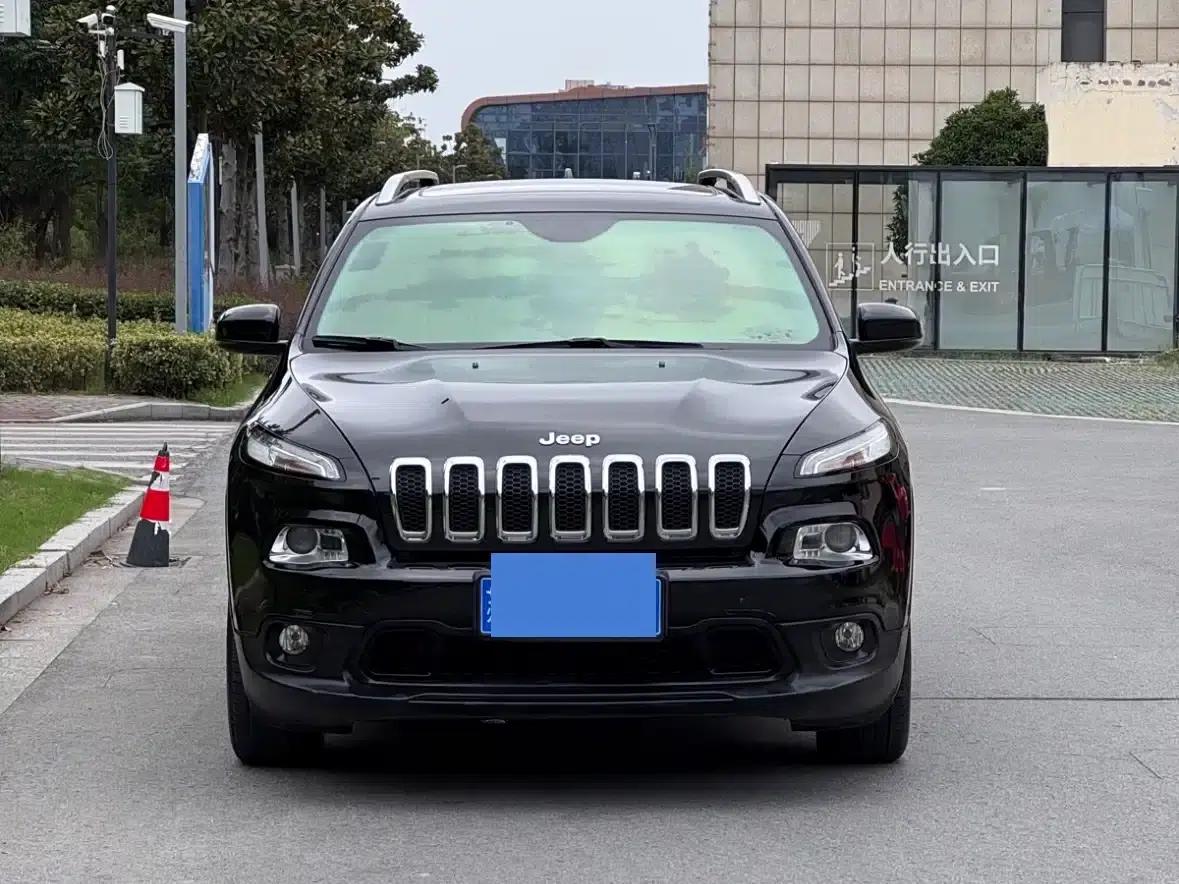 Jeep Cherokee 2016 2.4L Leading Intelligent Edition — миниатюра 2