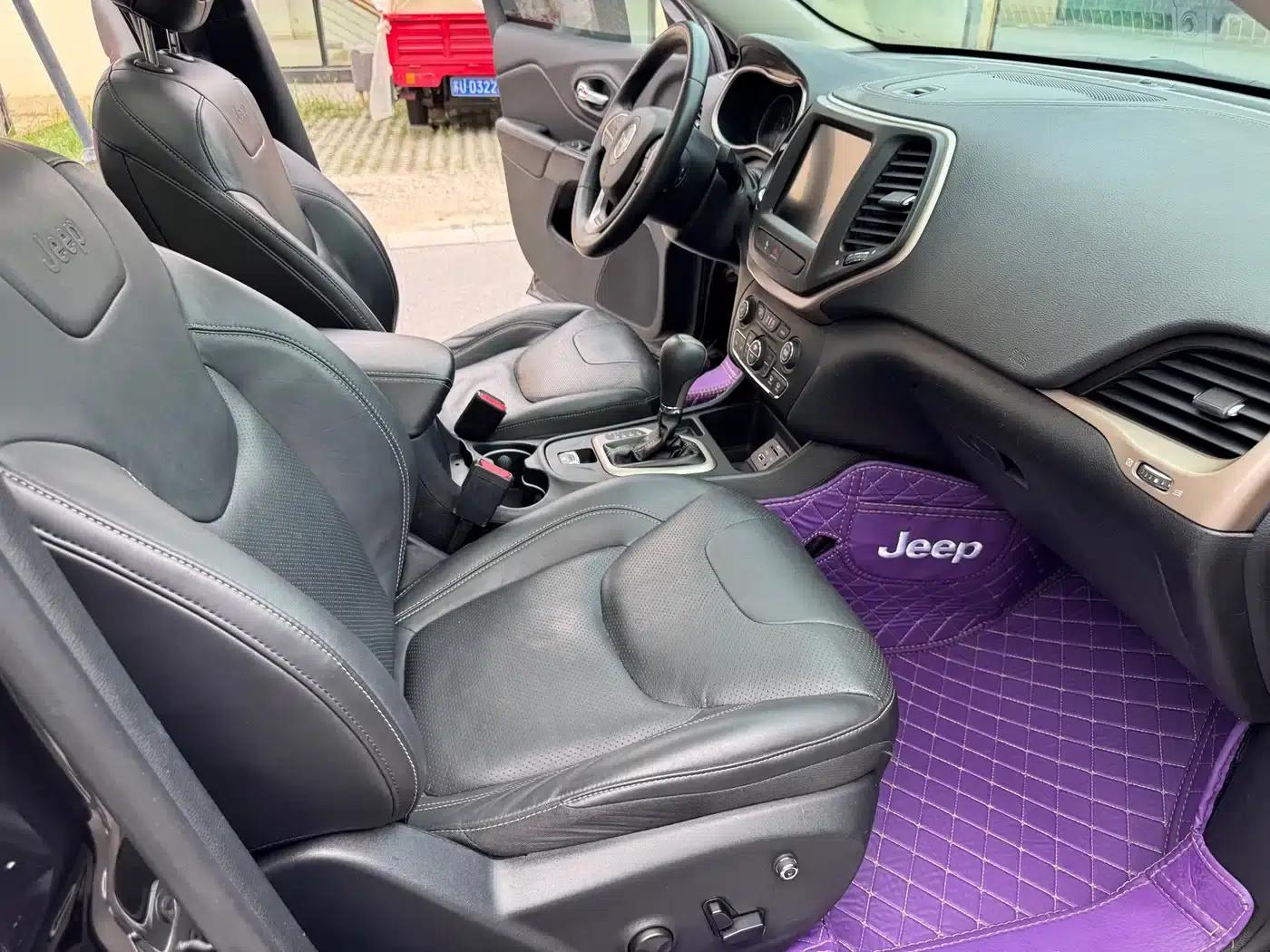 Jeep Cherokee 2016 2.4L Leading Intelligent Edition — миниатюра 7