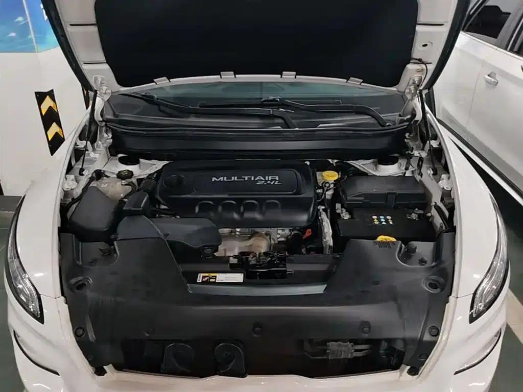 Jeep Cherokee 2016 2.4L Leading Edition — миниатюра 20