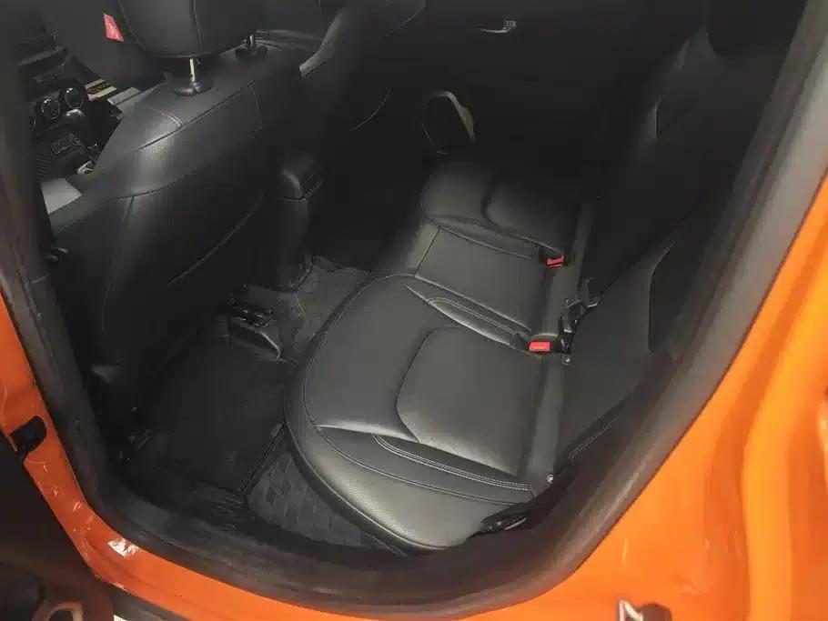 Jeep Renegade 2016 1.4T Automatic Smart Edition — миниатюра 11