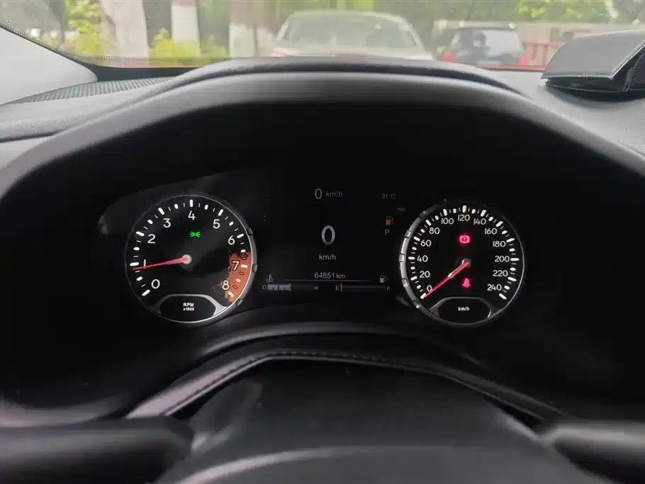 Jeep Renegade 2016 1.4T Automatic Smart Edition — миниатюра 14