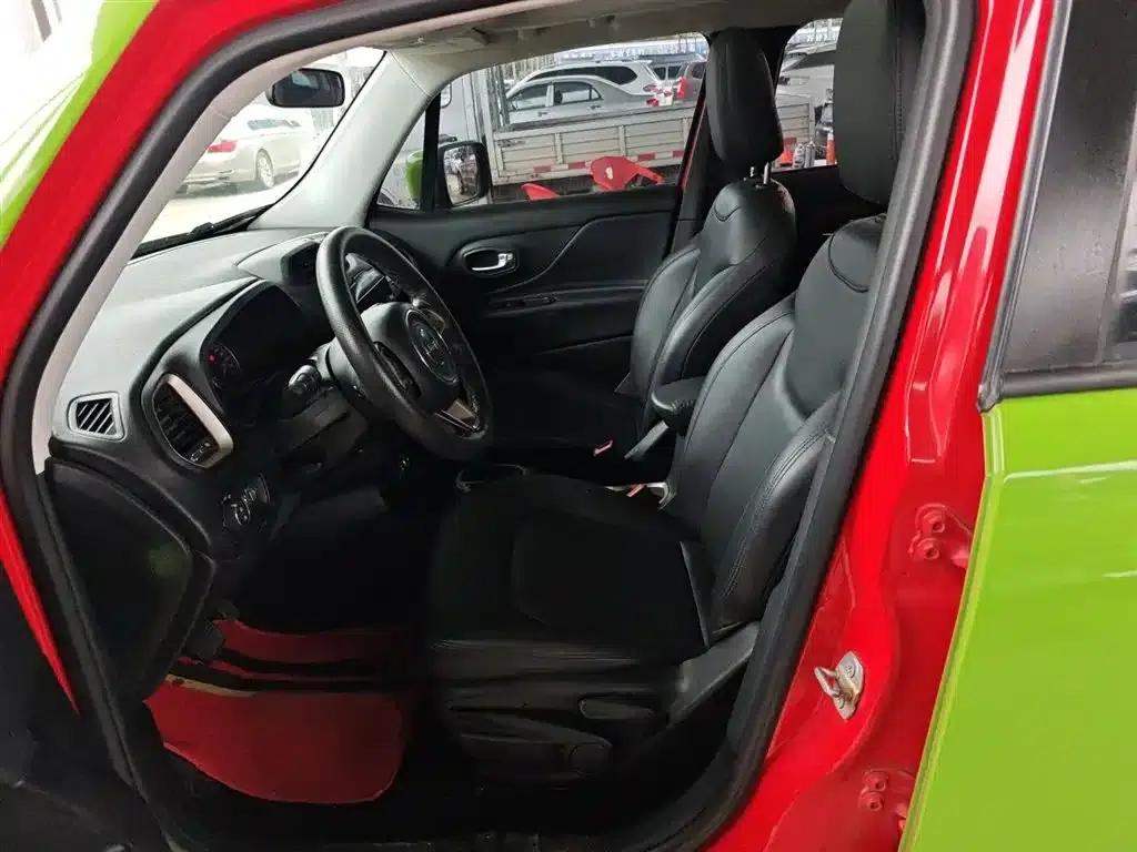 Jeep Renegade 2018 Connected Large Screen Edition 180T Automatic High-Performance Edition — миниатюра 11