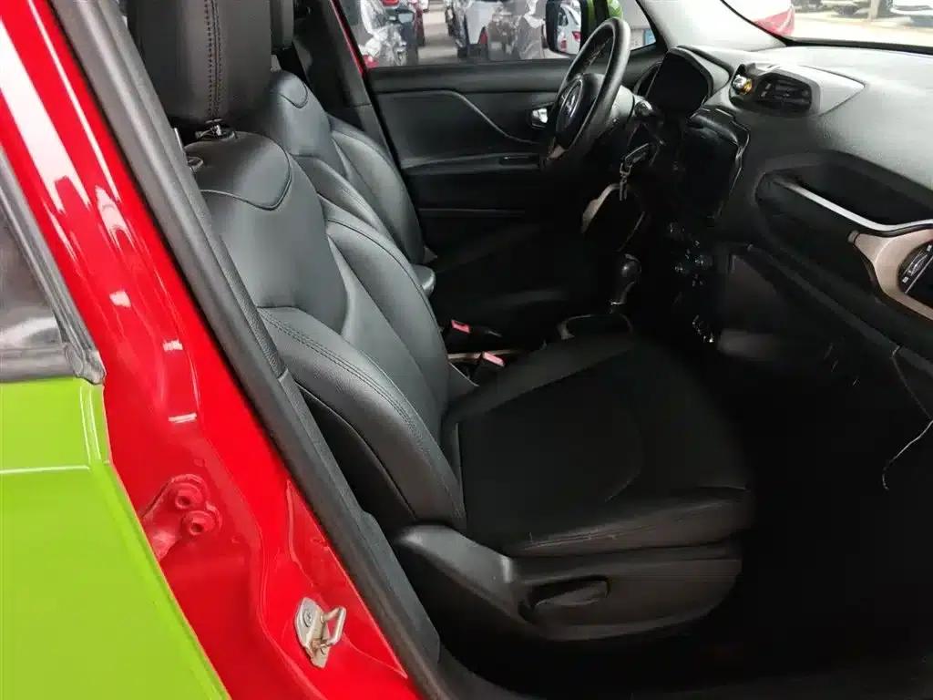 Jeep Renegade 2018 Connected Large Screen Edition 180T Automatic High-Performance Edition — миниатюра 20