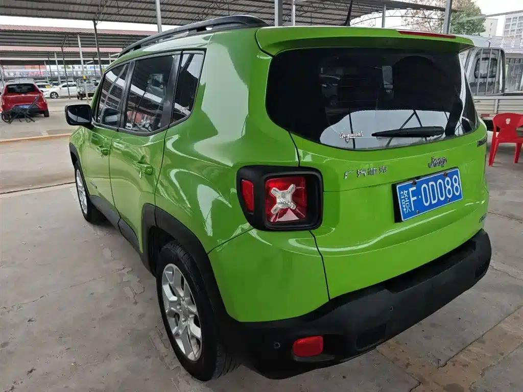 Jeep Renegade 2018 Connected Large Screen Edition 180T Automatic High-Performance Edition — миниатюра 23