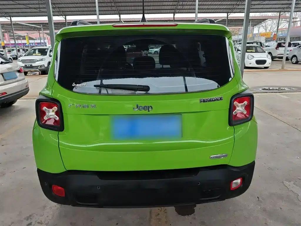 Jeep Renegade 2018 Connected Large Screen Edition 180T Automatic High-Performance Edition — миниатюра 4