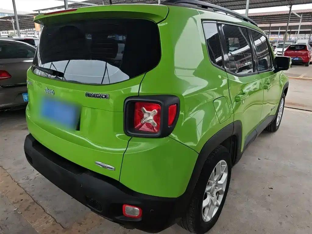 Jeep Renegade 2018 Connected Large Screen Edition 180T Automatic High-Performance Edition — миниатюра 5