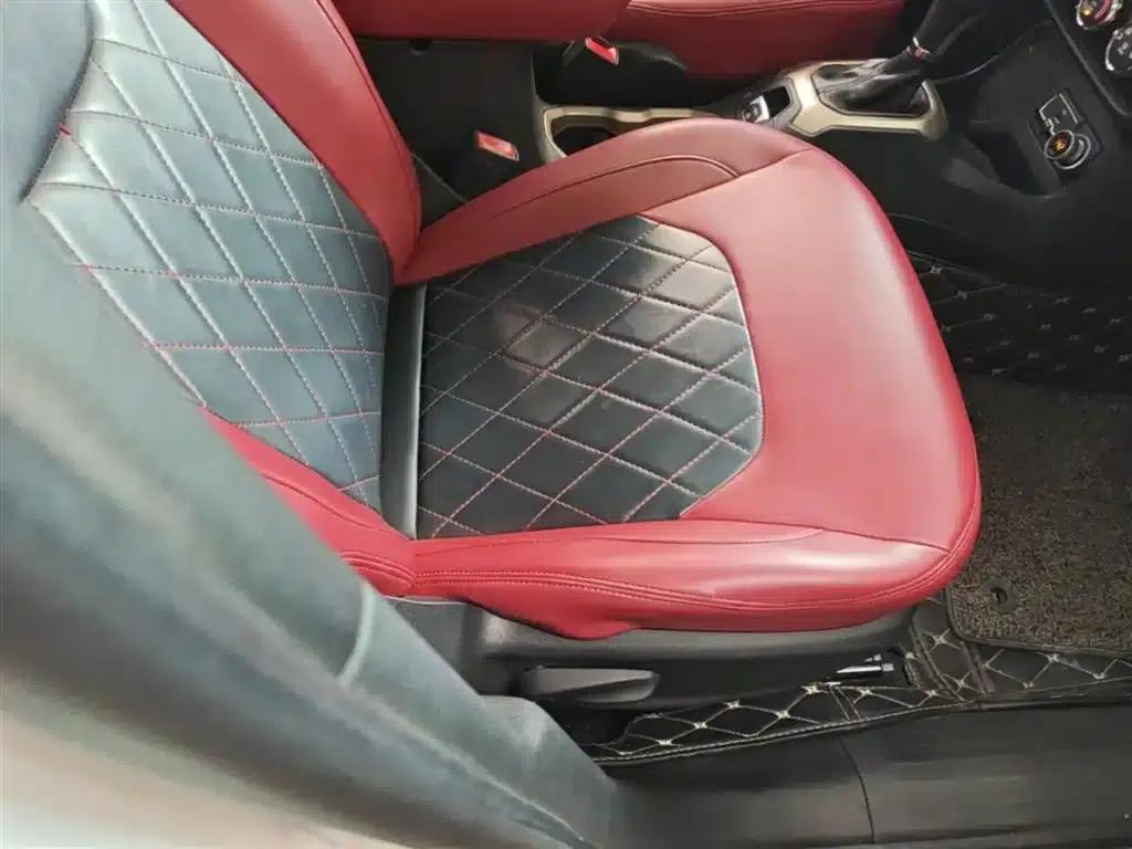 Jeep Renegade 2017 180T Automatic High-Performance Edition — миниатюра 25