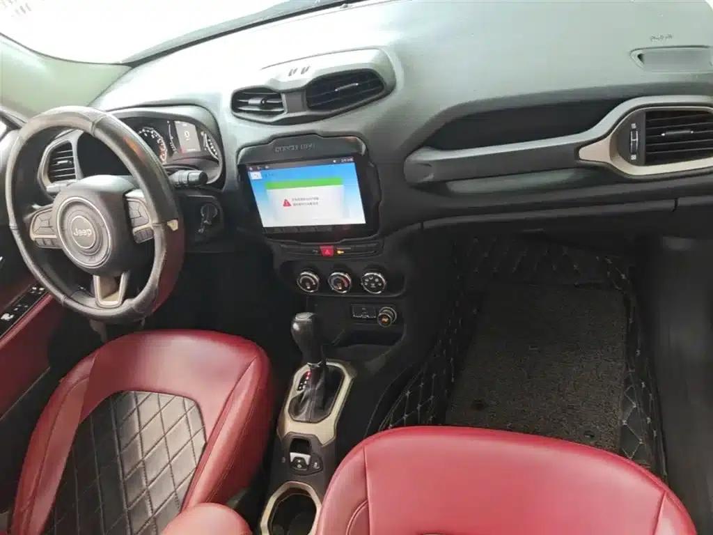 Jeep Renegade 2017 180T Automatic High-Performance Edition — миниатюра 10