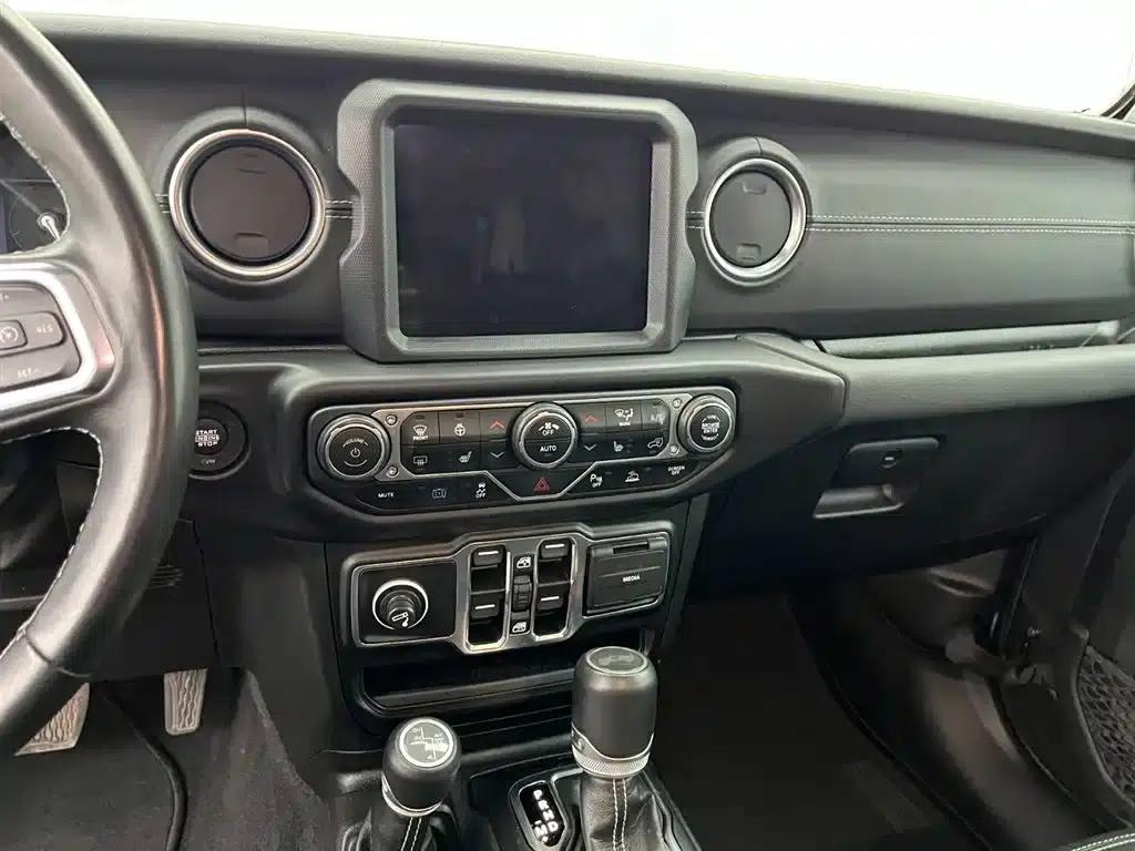 Jeep Wrangler New Energy 2021 Model 4-Door 2.0T 4xe Sahara — миниатюра 8