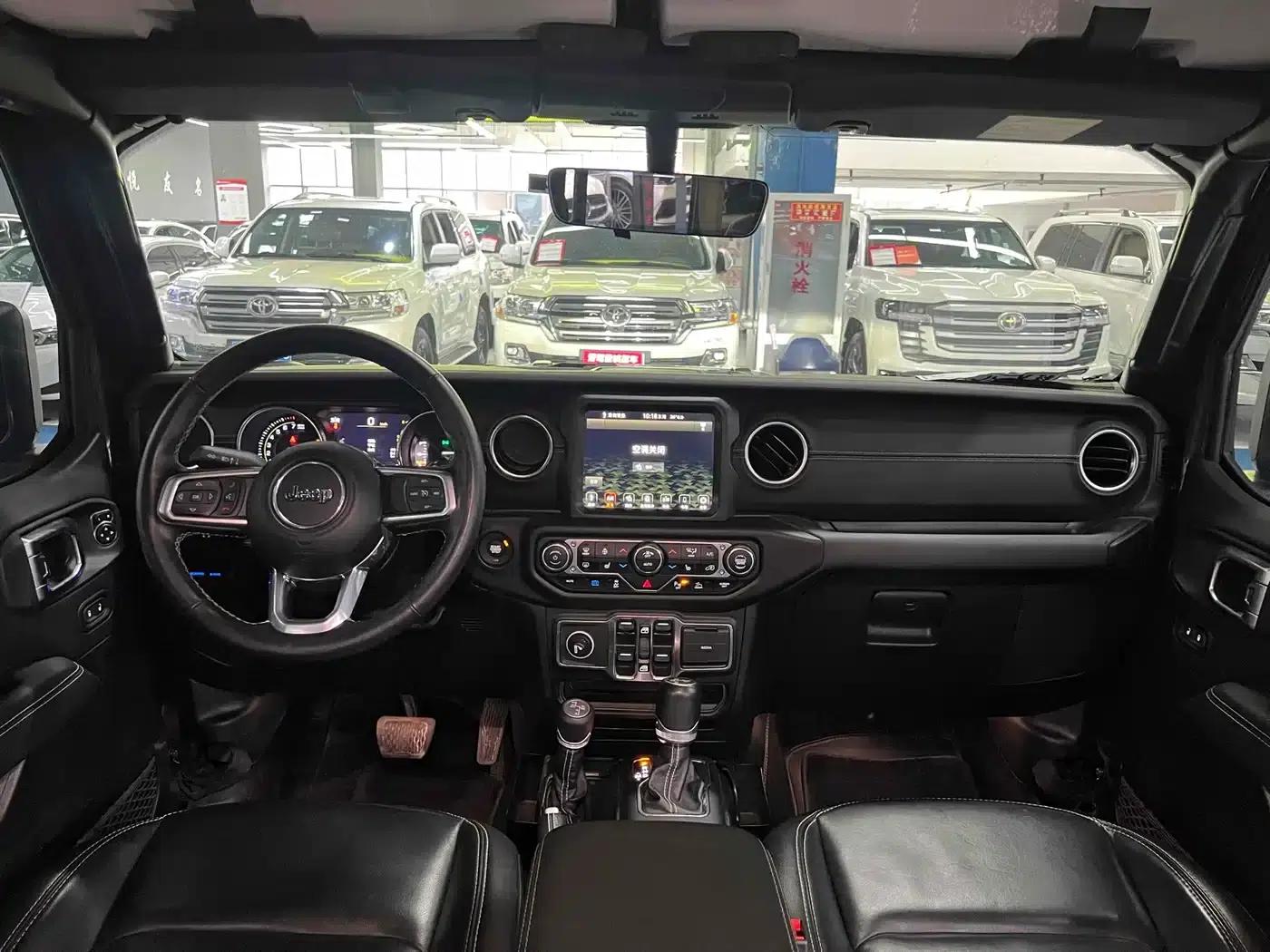 Jeep Wrangler New Energy 2021 Model 4-Door 2.0T 4xe Sahara — миниатюра 12