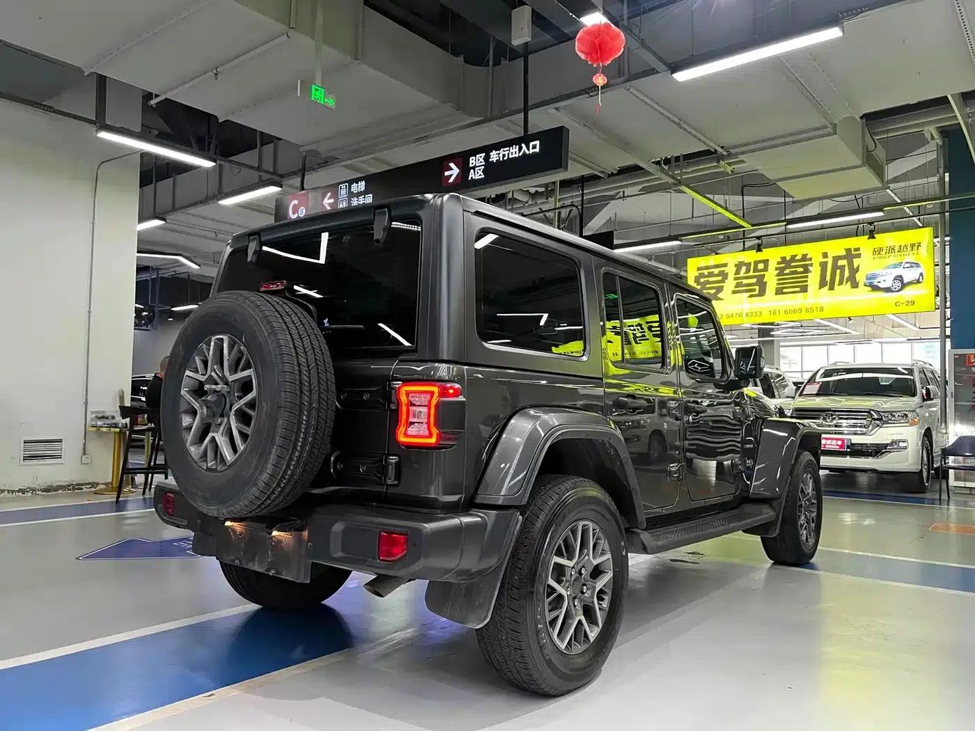 Jeep Wrangler New Energy 2021 Model 4-Door 2.0T 4xe Sahara — миниатюра 6