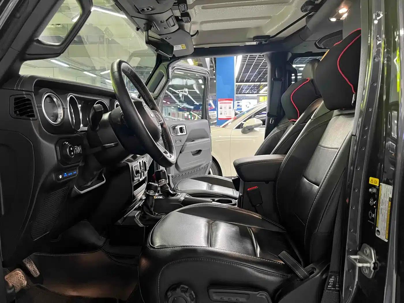 Jeep Wrangler New Energy 2021 Model 4-Door 2.0T 4xe Sahara — миниатюра 9
