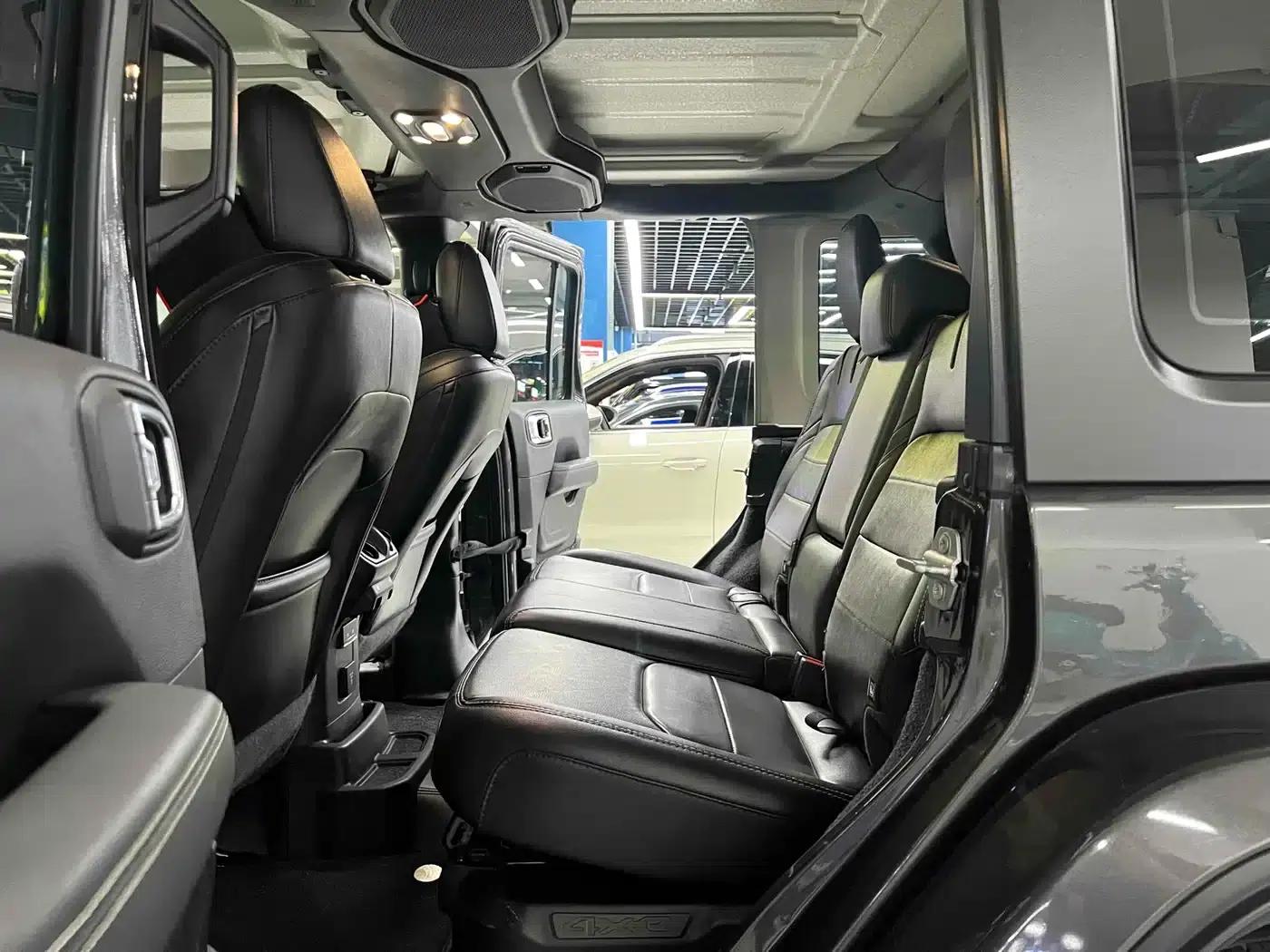 Jeep Wrangler New Energy 2021 Model 4-Door 2.0T 4xe Sahara — миниатюра 10