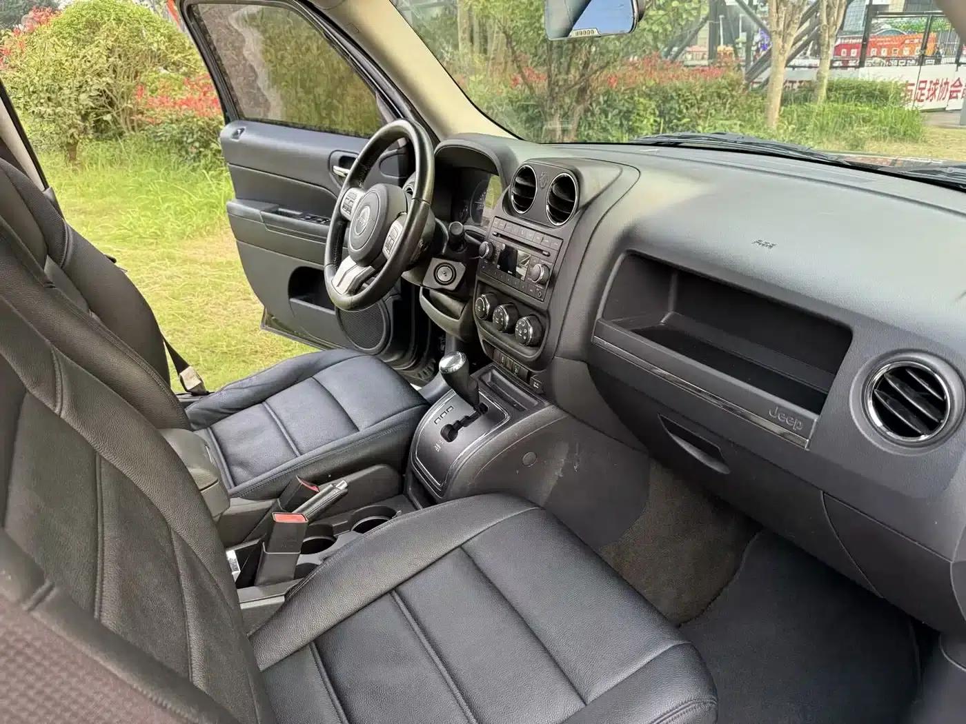 2014 Jeep Compass 2.4L Sport Edition — миниатюра 7
