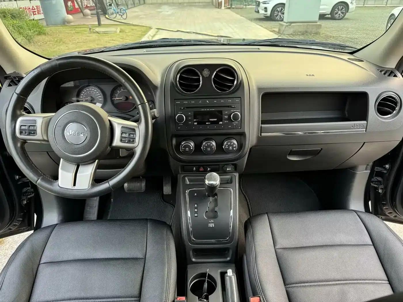 2014 Jeep Compass 2.4L Sport Edition — миниатюра 8